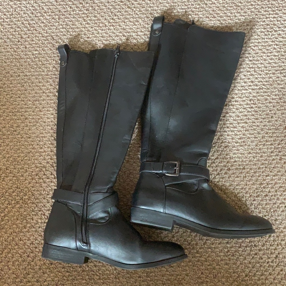 Size 9 black high rise boots.